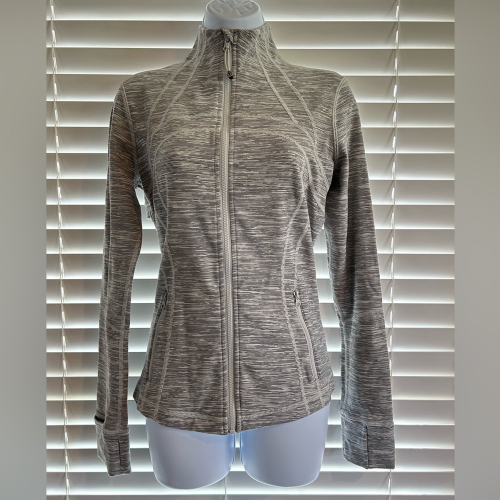 Lululemon Define jacket.  RARE, EUC, size 8, Black/ Grey